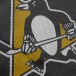 Mikina Pittsburgh Penguins v šedém provedení s velkým logem týmu na hrudi.